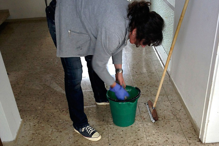 deep cleaning Park Hill mopping the floor